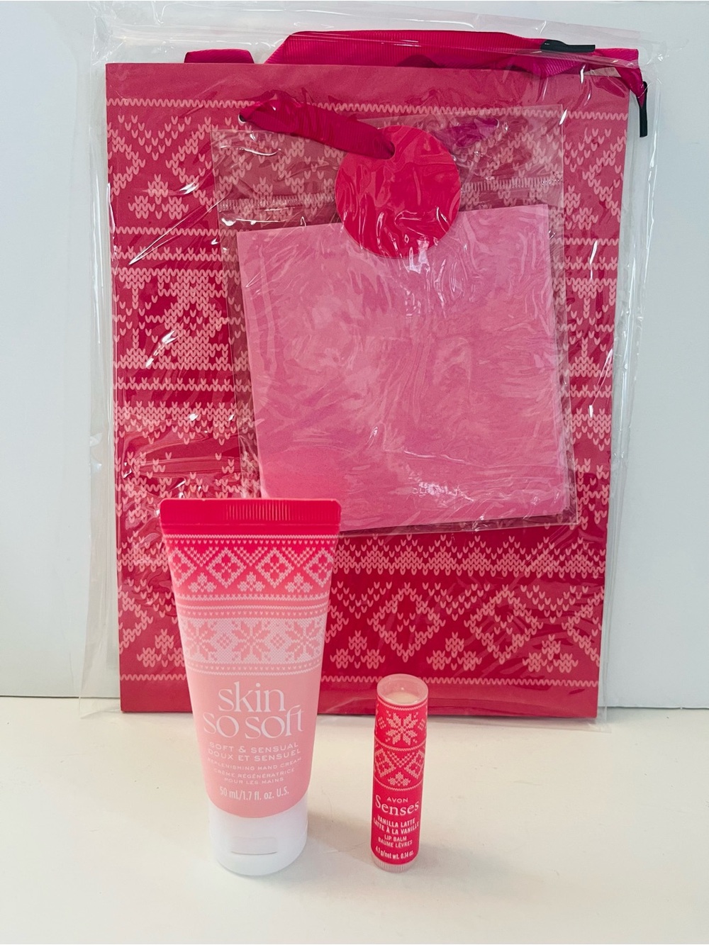 Avon Skin So Soft & Sensual Holiday Hand Cream & Vanilla Latte Lip Balm with Bag